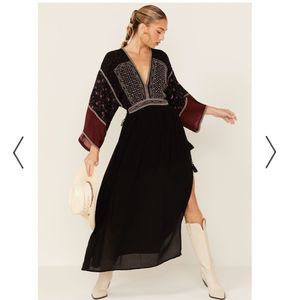 Anthropologie - Freya Beaded Floral Embroidery Plunging V-Neck Kimono Sleeve